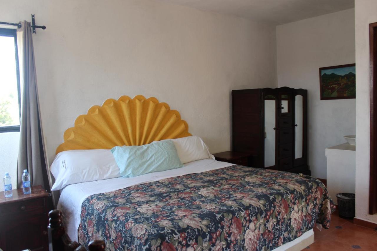 Hotel Posada Chamacuero Comonfort Luaran gambar